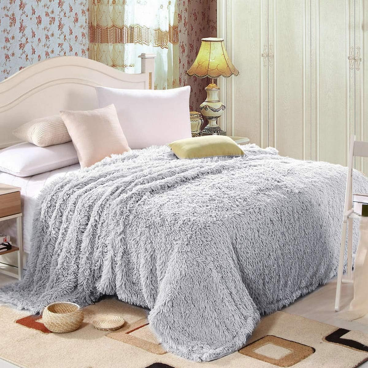 Super Soft Shaggy Faux Fur Throw Blanket, Plush Fuzzy Sherpa Throw Blanket for Couch, Cozy Fluffy Light Grey Blankets for Bed Chair Sofa, 60'' X 80''